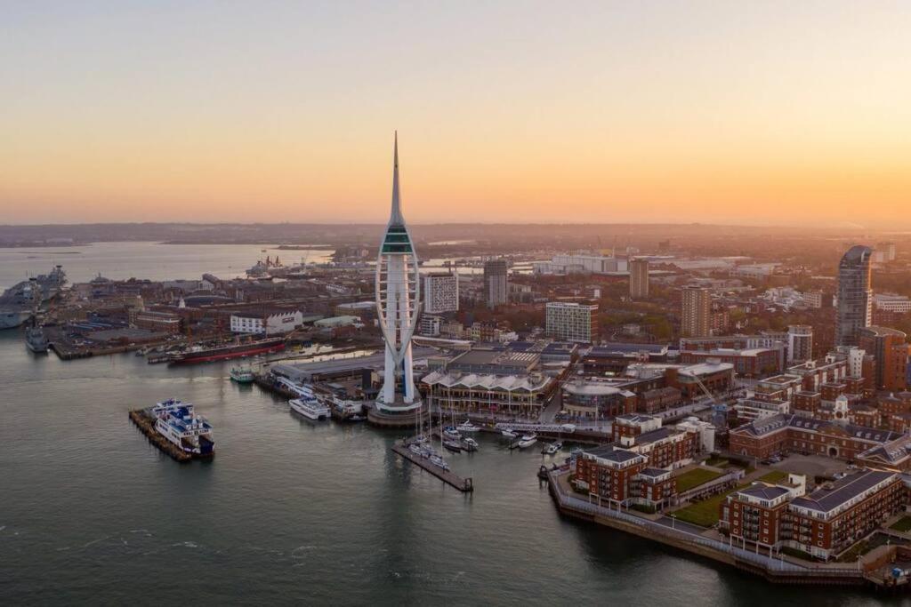 Coastal Comfort Getaway Portsmouth Bagian luar foto